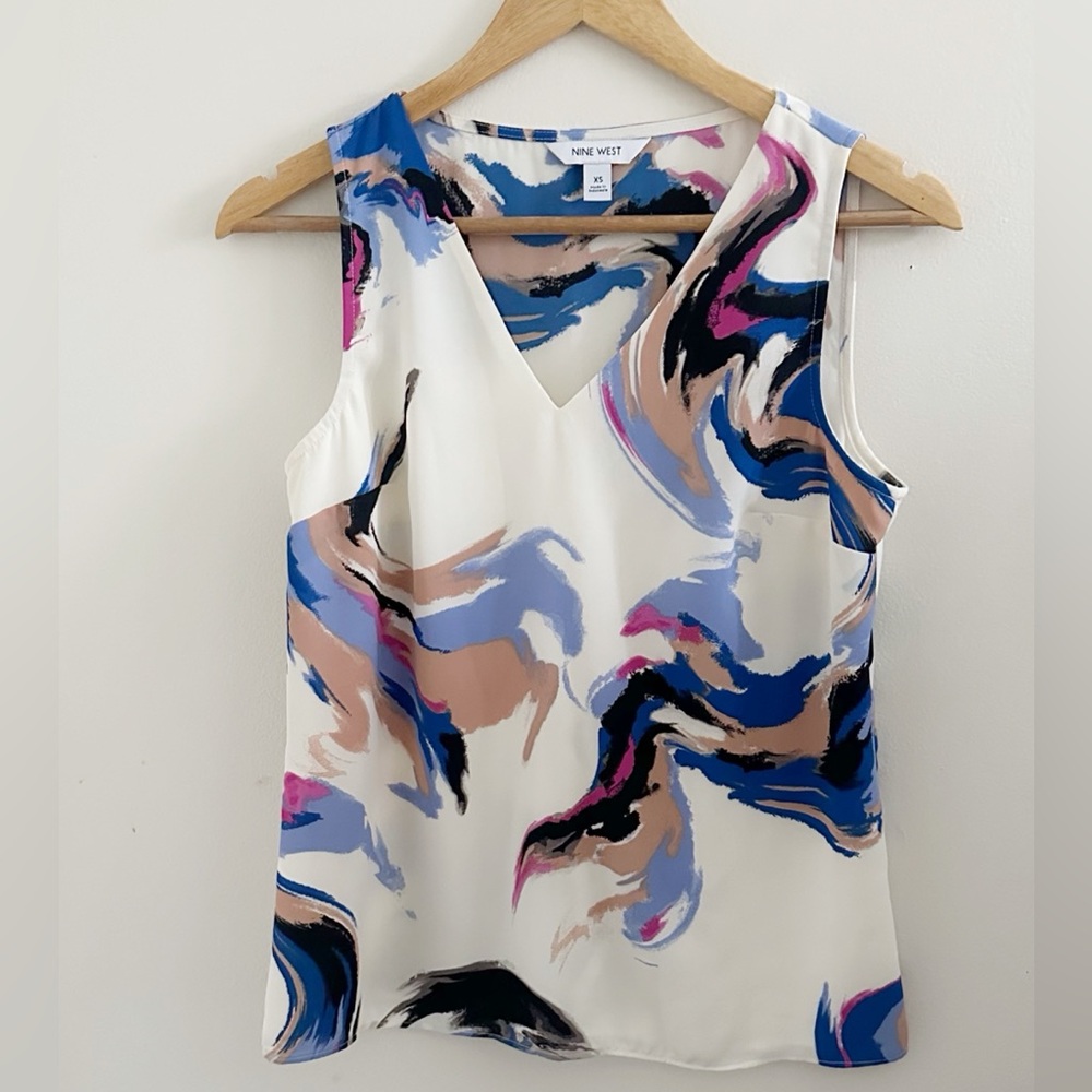 Nine West Sleeveless V-Neck Abstract Print Top